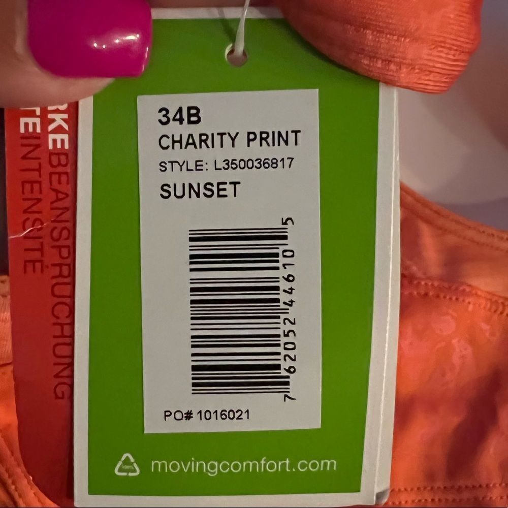 New sports bra - Picture 3 of 3